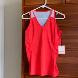 Tail tennis top for women